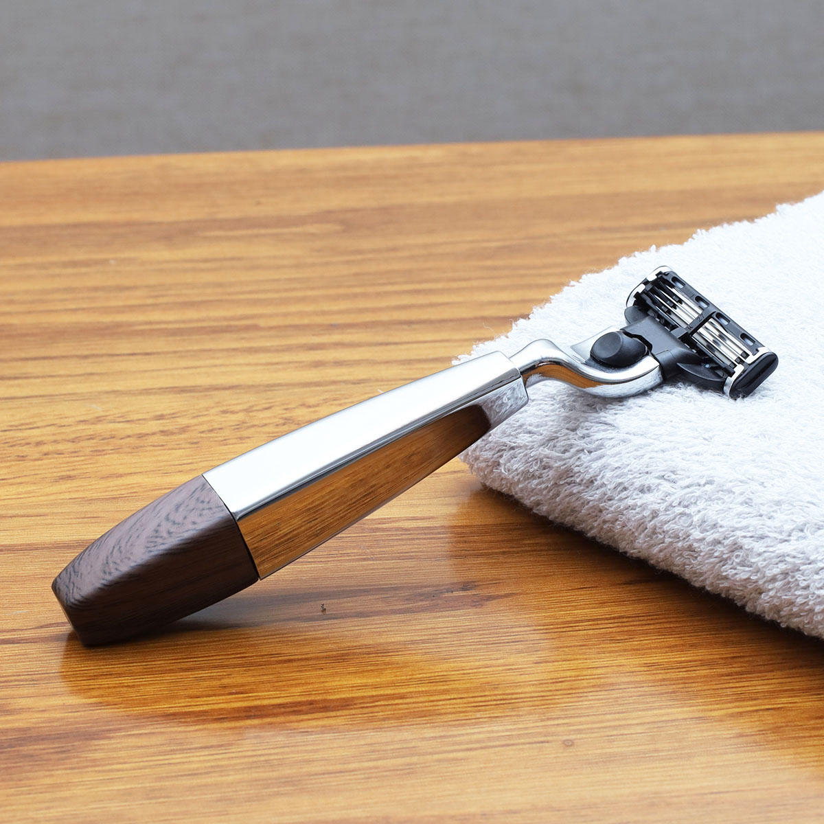 iRAZOR クラシック メンズ セーフティ カミソリ ノン - Men'S Grooming Underarm のレビューと価格